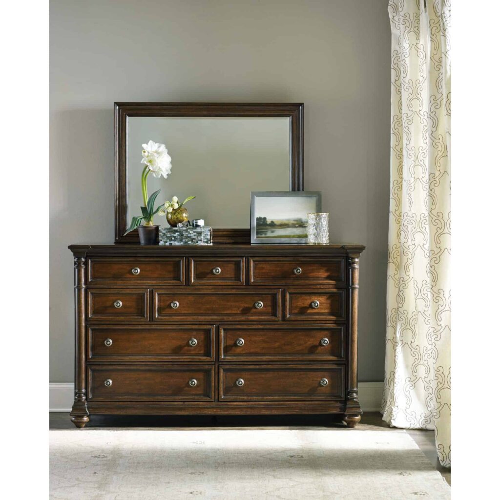 Leesburg Dresser - Image 2