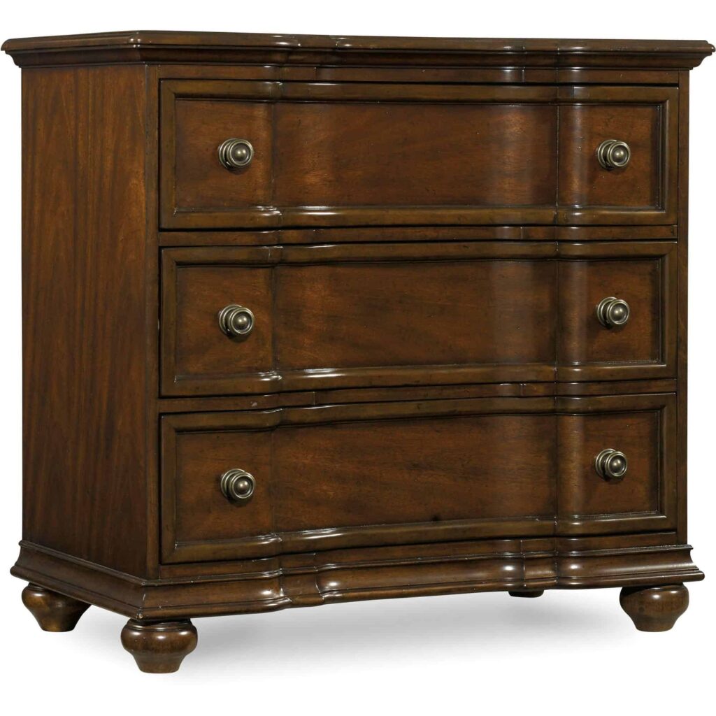 Leesburg Bachelor's Chest