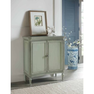 Charleston Two-Door Accent Chest 6750-50001-32 6750 50001 32 room