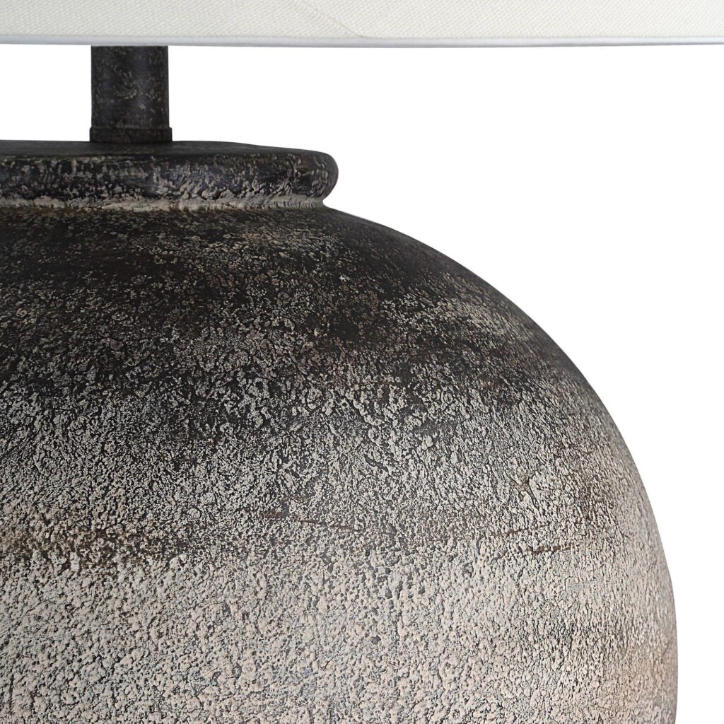 Bronce Table Lamp - Image 3