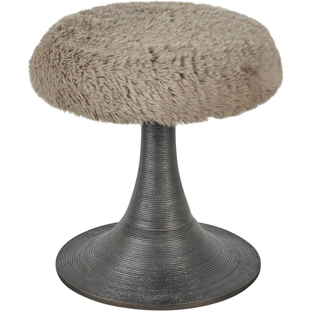 Kira Stool