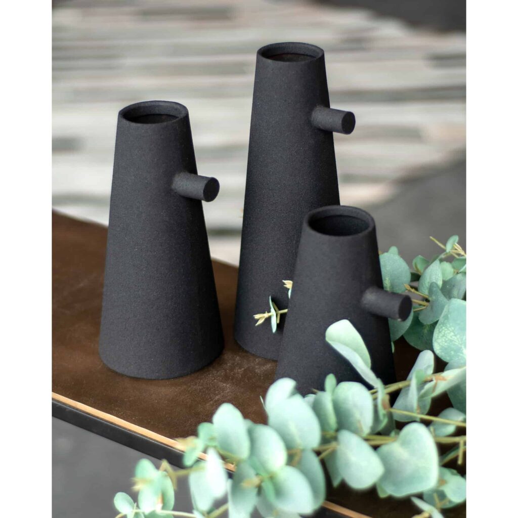 AFLYNTA Set Of 3 Vases - Image 2